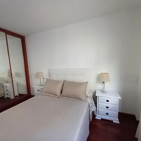 Apartament Coroso *
